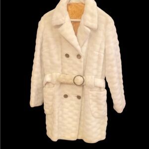 Vintage Coat white faux fur from 1970 it is around a size 10.